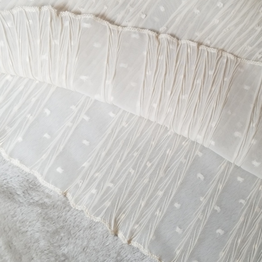 Command.S Size Medium Ruffled Neckline - image 7